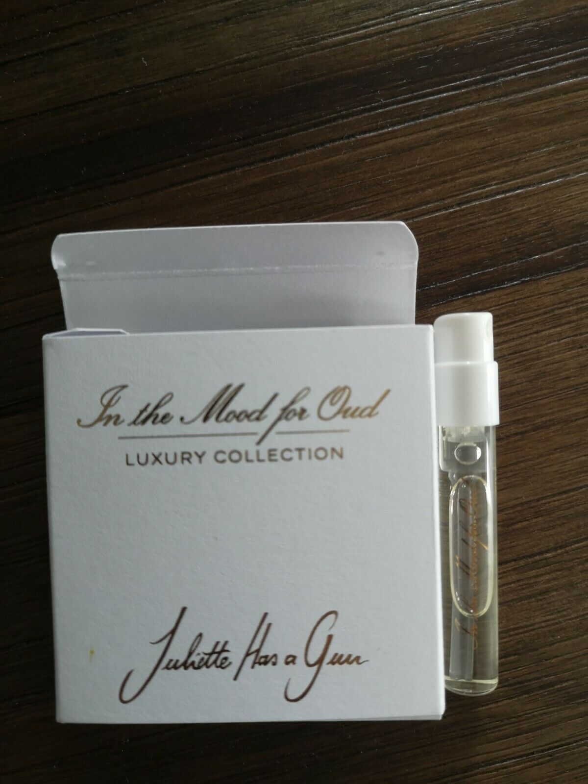 Juliette Has a Gun In the Mood for Oud 1.7ml oficjalna próbka parfum, Juliette Has a Gun In the Mood for Oud 1.7ml официальный образец духов, Juliette Has a Gun In the Mood for Oud 1.7ml uradni vzorec parfuma,