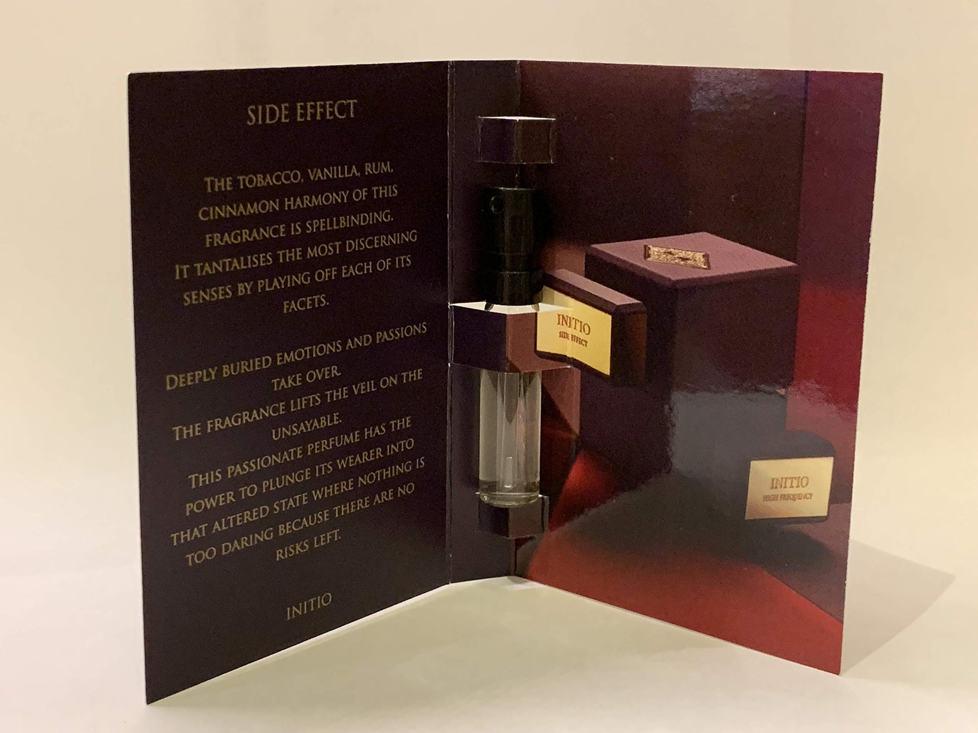 Initio biverkning 1,5 ml/0,05 fl.oz. virallinen hajuvesinäyte, Initio Side Effect 1,5ml/0,05 fl.oz. oficjalna próbka parfym, Initio Side Effect 1,5ml/0,05 fl.oz. officiellt parfymprov, Initio Side Effect 1,5ml/0,05 fl.oz. officiell parfumeprøve, Init