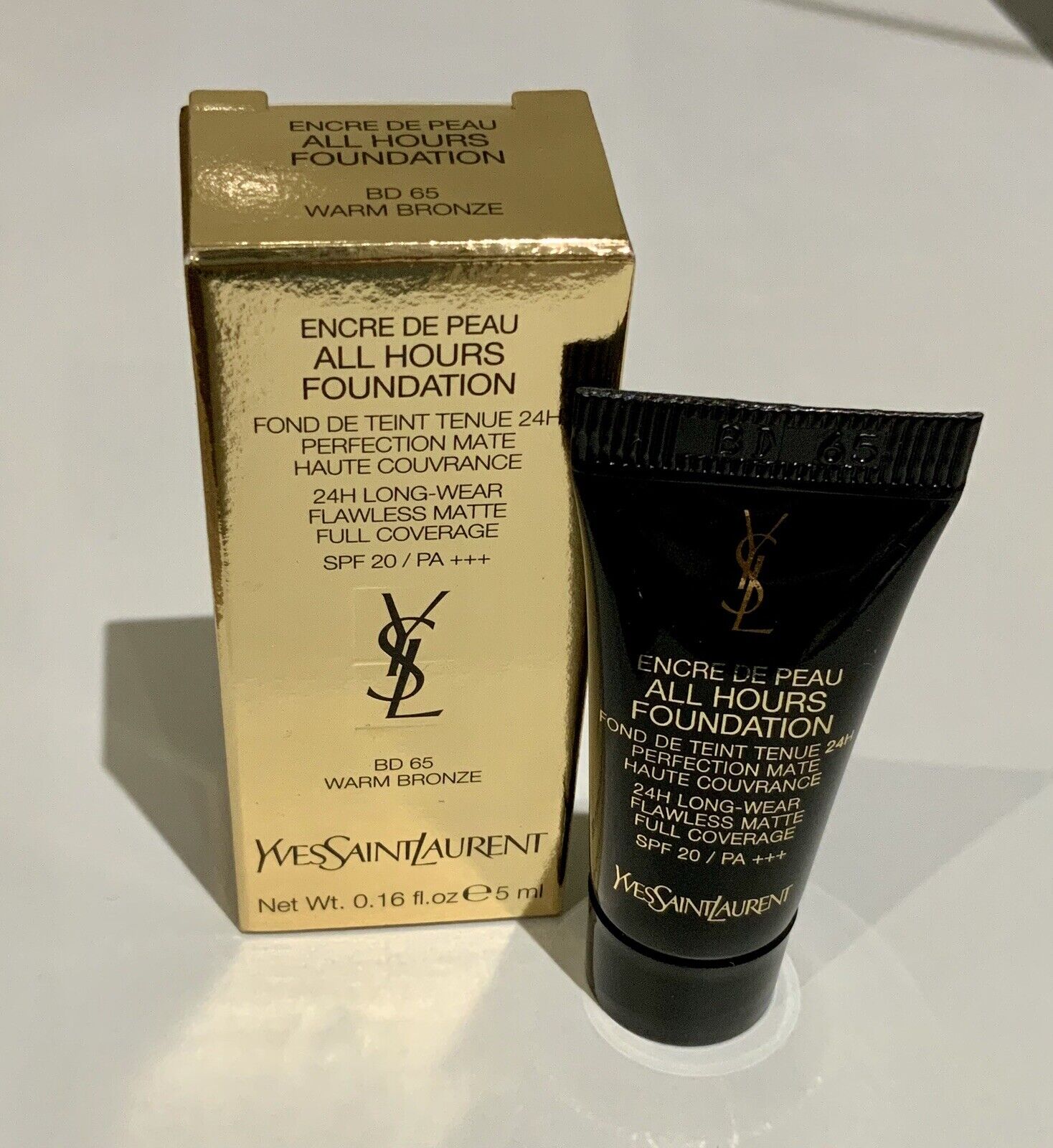 Yves Saint Laurent All Hours Foundation 5ml 0.16 fl. oz. officiellt hudvårdsprov Nyans B 10 Varm porslin